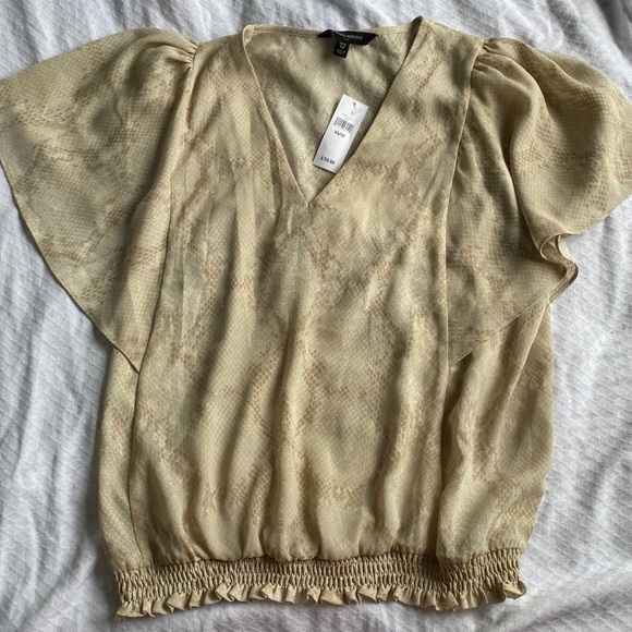 Banana Republic Tops - NWT Banana Republic XS Blouse.